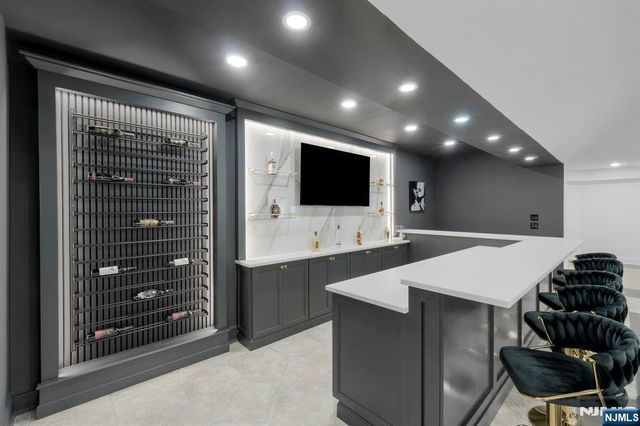 19 Amira Lane, Kinnelon Borough, NJ 07405