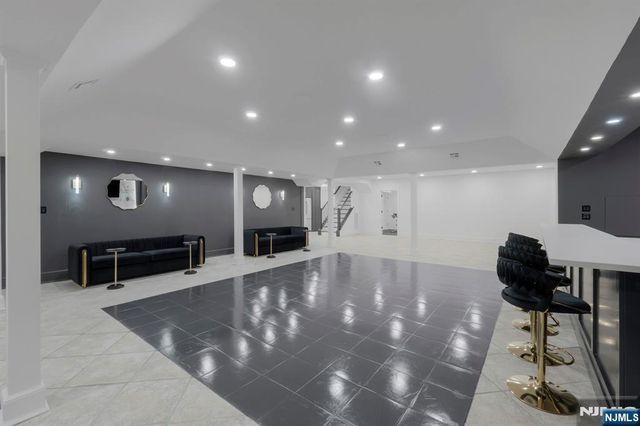 19 Amira Lane, Kinnelon Borough, NJ 07405