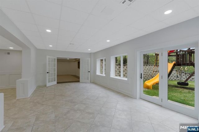 19 Amira Lane, Kinnelon Borough, NJ 07405