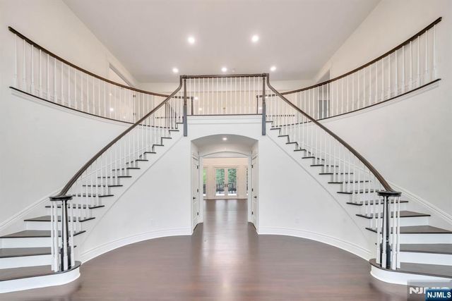 19 Amira Lane, Kinnelon Borough, NJ 07405