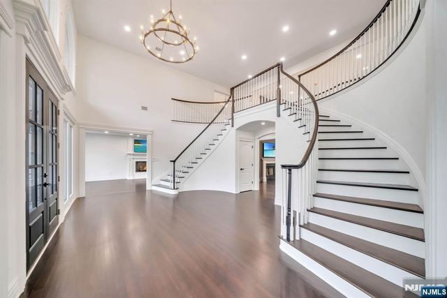 19 Amira Lane, Kinnelon Borough, NJ 07405