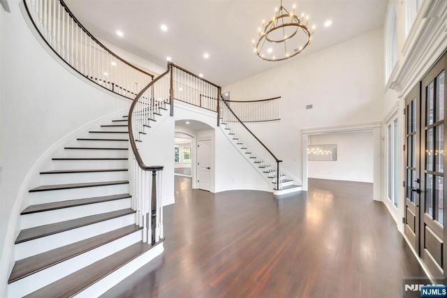 19 Amira Lane, Kinnelon Borough, NJ 07405