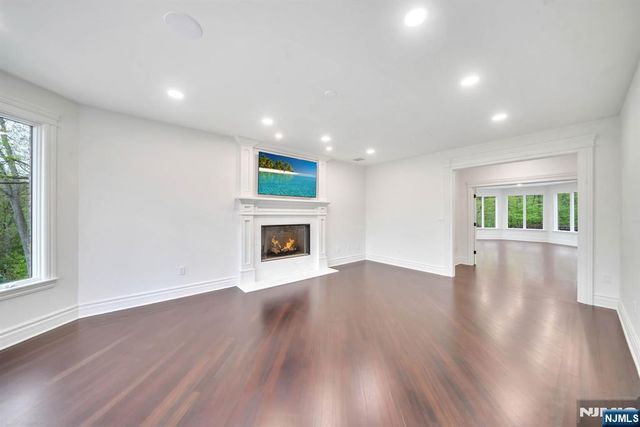 19 Amira Lane, Kinnelon Borough, NJ 07405