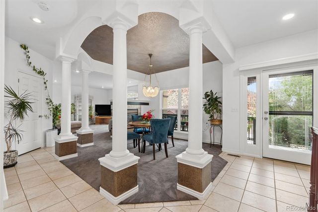 6 Eagle Nest Lane, Lyons, CO 80540