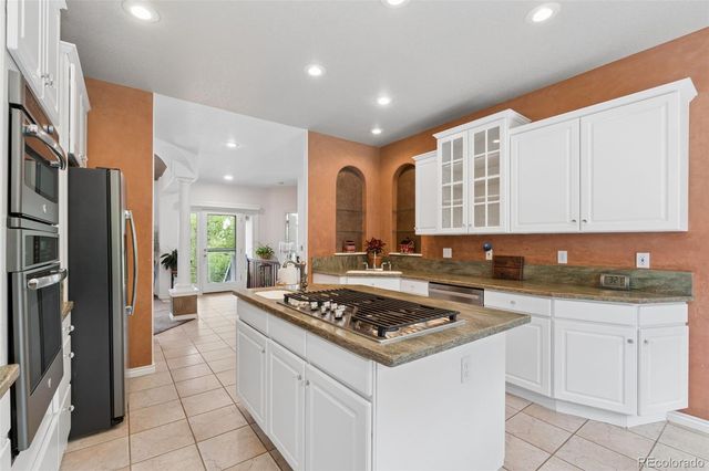 6 Eagle Nest Lane, Lyons, CO 80540