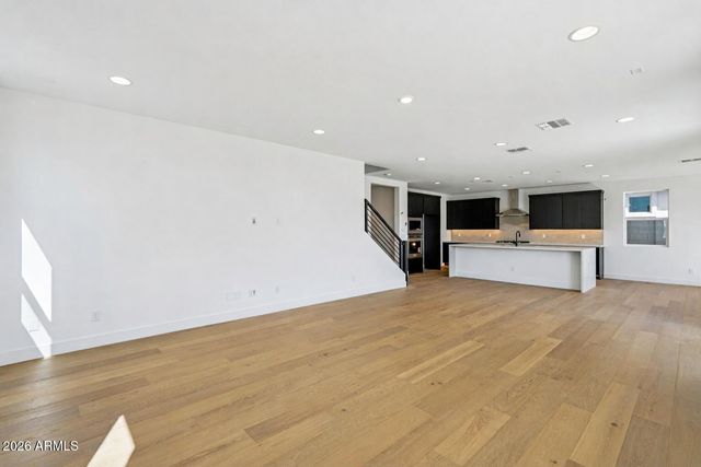 7945 W Griswold Road, Peoria, AZ 85345