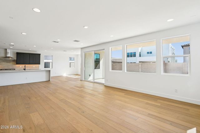 7945 W Griswold Road, Peoria, AZ 85345