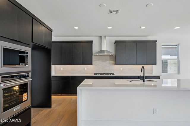 7945 W Griswold Road, Peoria, AZ 85345