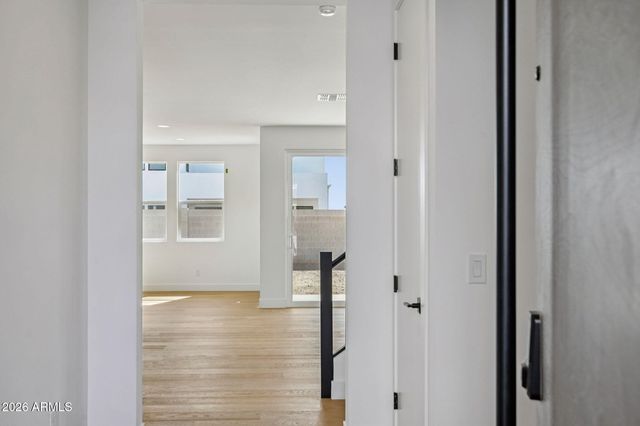 7945 W Griswold Road, Peoria, AZ 85345