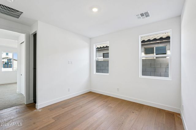 7945 W Griswold Road, Peoria, AZ 85345