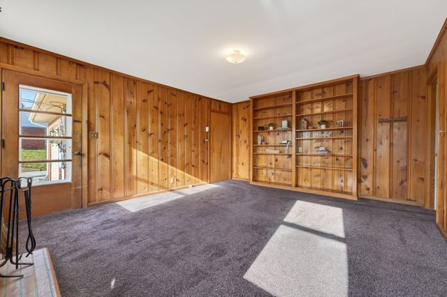 410 Sherwood Dr, Clarksville, TN 37043