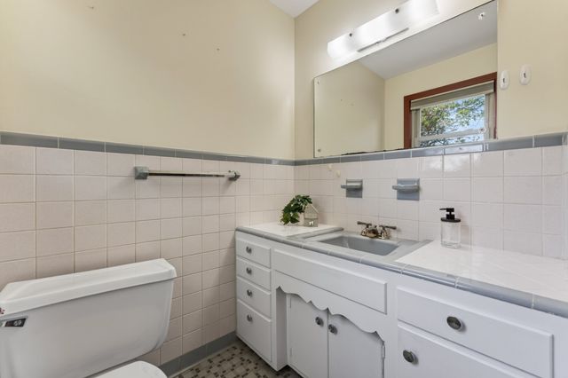 410 Sherwood Dr, Clarksville, TN 37043