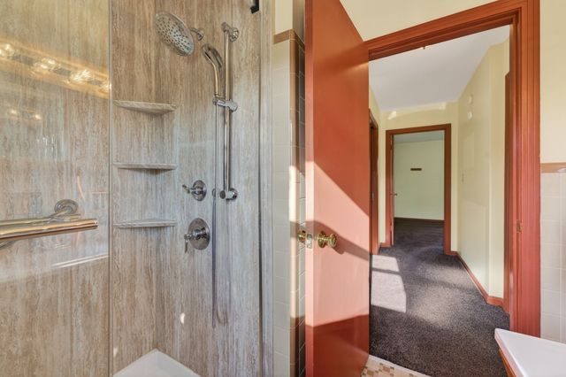 410 Sherwood Dr, Clarksville, TN 37043