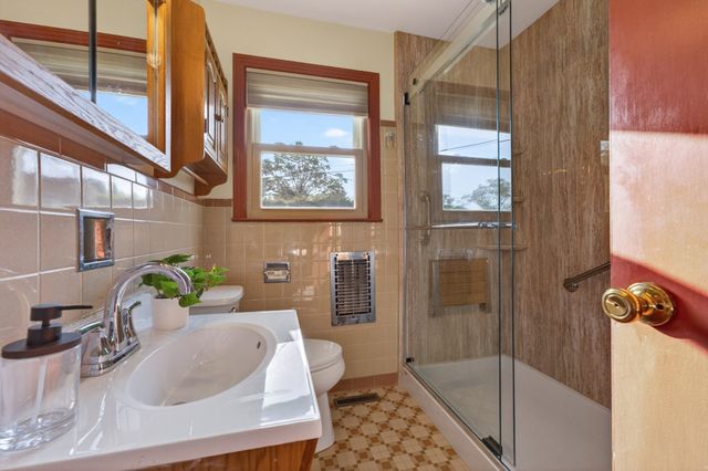 410 Sherwood Dr, Clarksville, TN 37043