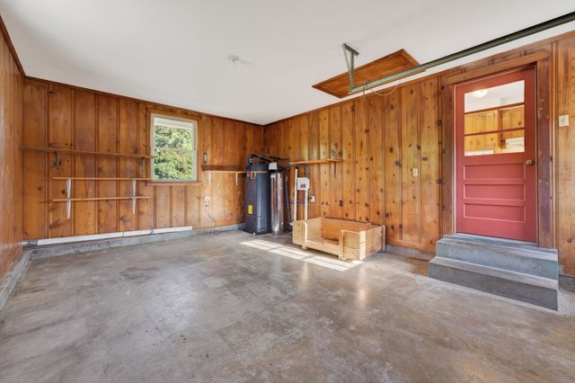 410 Sherwood Dr, Clarksville, TN 37043