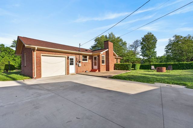 410 Sherwood Dr, Clarksville, TN 37043