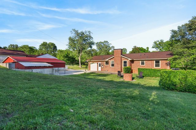 410 Sherwood Dr, Clarksville, TN 37043