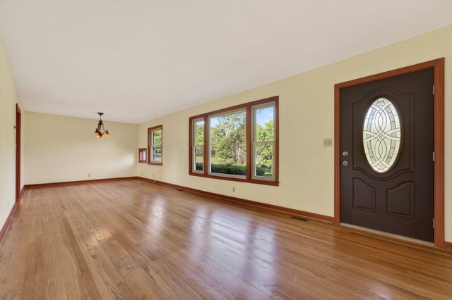 410 Sherwood Dr, Clarksville, TN 37043