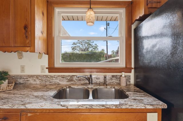 410 Sherwood Dr, Clarksville, TN 37043