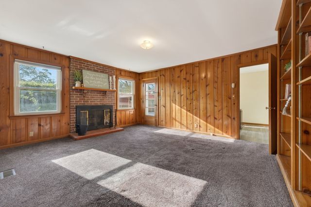 410 Sherwood Dr, Clarksville, TN 37043