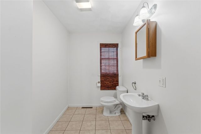 87 North Bend Street 8, Pawtucket, RI 02860