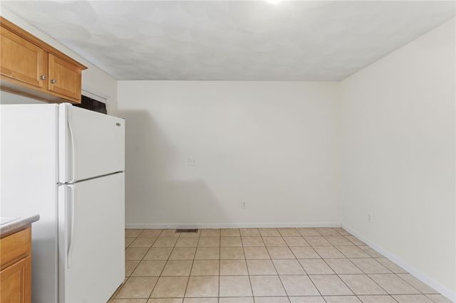 87 North Bend Street 8, Pawtucket, RI 02860