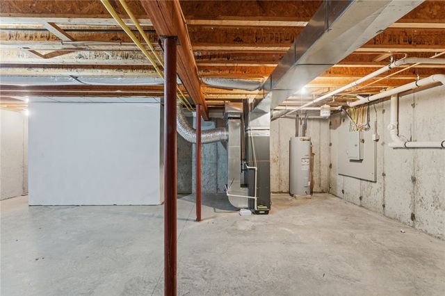 87 North Bend Street 8, Pawtucket, RI 02860