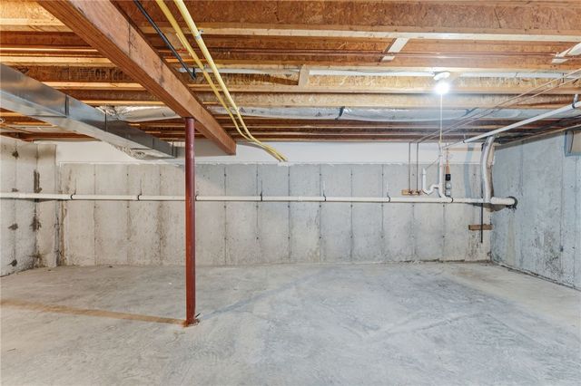 87 North Bend Street 8, Pawtucket, RI 02860