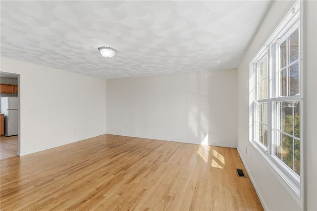 87 North Bend Street 8, Pawtucket, RI 02860