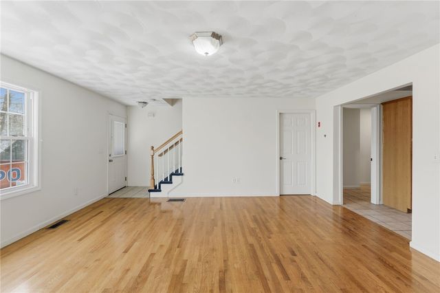 87 North Bend Street 8, Pawtucket, RI 02860