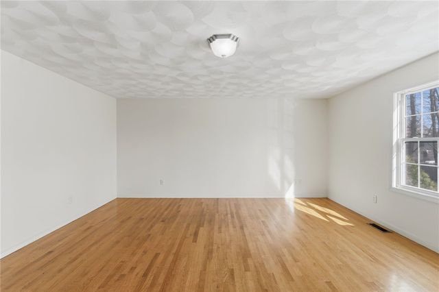 87 North Bend Street 8, Pawtucket, RI 02860