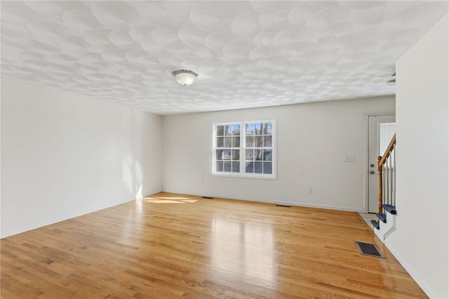 87 North Bend Street 8, Pawtucket, RI 02860