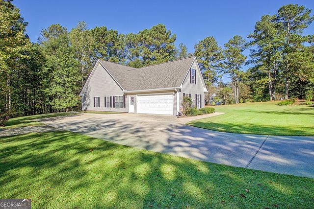 1040 Bob Smith Road, Sharpsburg, GA 30277