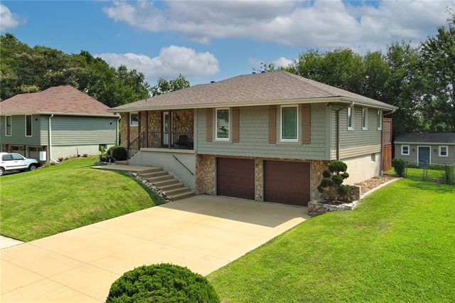 411 SE Claremont Street, Lee's Summit, MO 64063