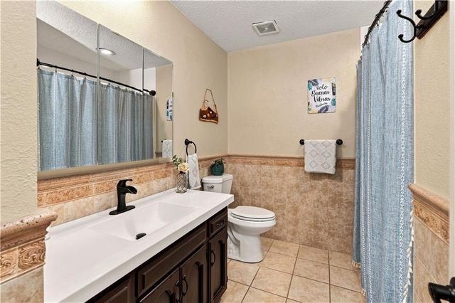 411 SE Claremont Street, Lee's Summit, MO 64063