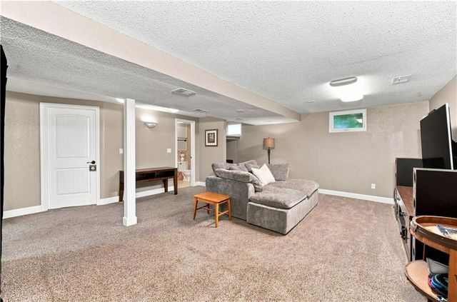 411 SE Claremont Street, Lee's Summit, MO 64063