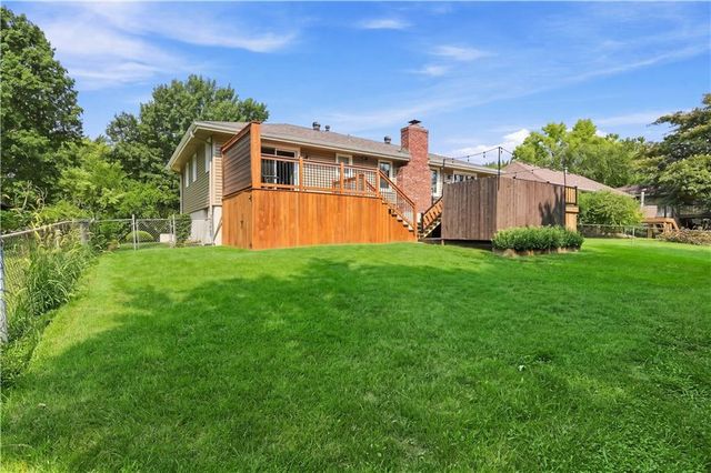 411 SE Claremont Street, Lee's Summit, MO 64063