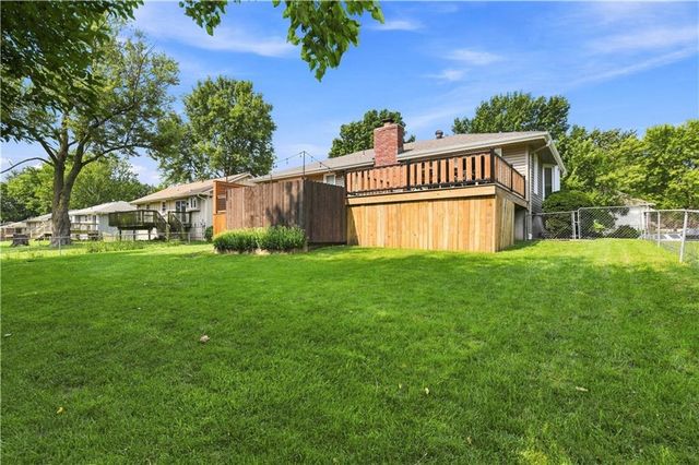 411 SE Claremont Street, Lee's Summit, MO 64063