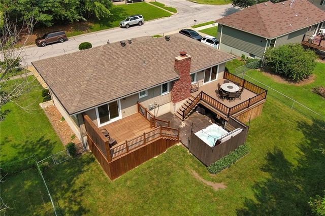 411 SE Claremont Street, Lee's Summit, MO 64063
