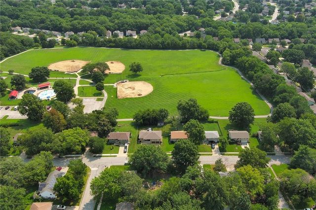 411 SE Claremont Street, Lee's Summit, MO 64063