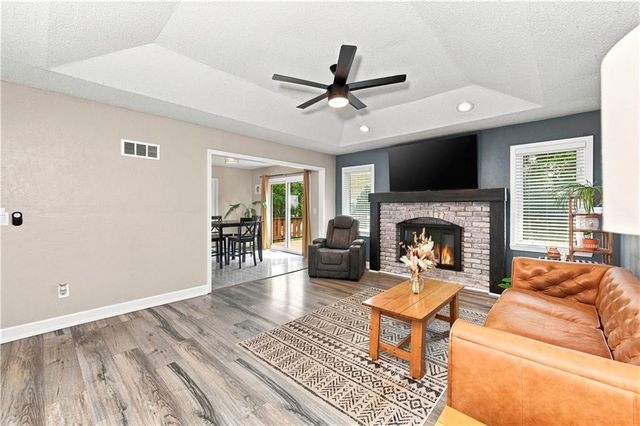 411 SE Claremont Street, Lee's Summit, MO 64063