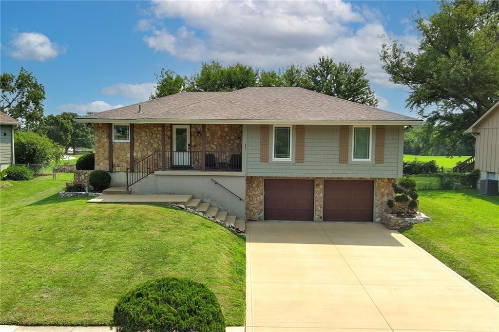 411 SE Claremont Street, Lee's Summit, MO 64063