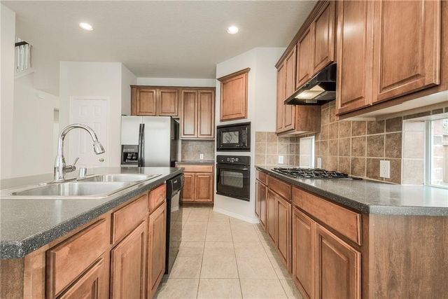 2338 Falcon Point Drive, Frisco, TX 75033