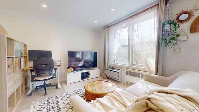 68-15 Selfridge Street 3D, Forest Hills, NY 11375