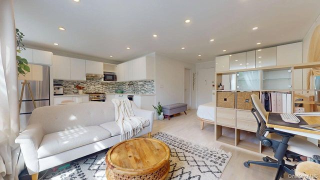 68-15 Selfridge Street 3D, Forest Hills, NY 11375