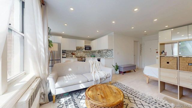 68-15 Selfridge Street 3D, Forest Hills, NY 11375