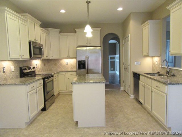 2142 Yates Ranch Road, Hope Mills, NC 28348