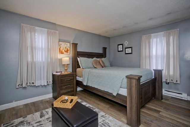 93 Pendleton Ave, Springfield, MA 01109
