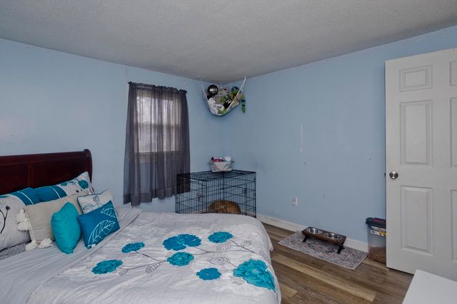 93 Pendleton Ave, Springfield, MA 01109