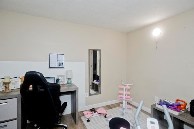 93 Pendleton Ave, Springfield, MA 01109